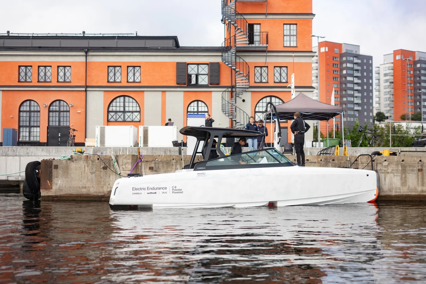 The Candela C-8 Polestar Powered prototype receiving an 18-minute top-up from the Plug DC charger during the endurance challenge