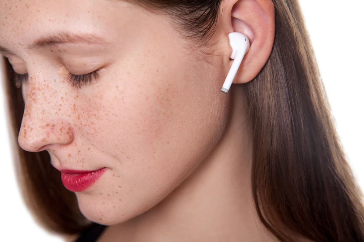 Plans call for the EarEcho system to work in either of the user's earbuds, or perhaps in both at once for better accuracy
