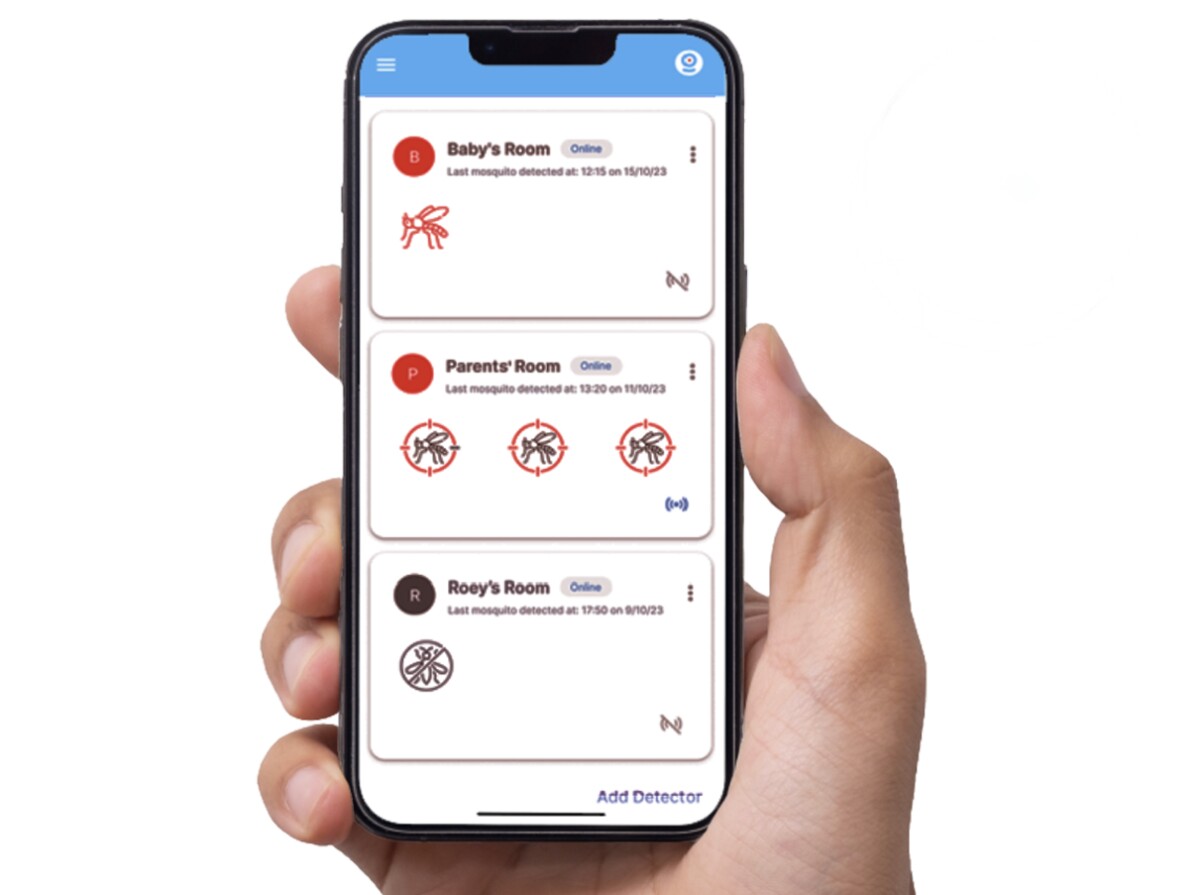 Mosquitoes May Fly, But they Can't Escape the Bzigo Iris ?url=http%3A%2F%2Fnewatlas Brightspot.s3.amazonaws.com%2Fa2%2Fbc%2F074414f9467ab5274a05b6ab11d9%2Fapp With Hand Device And Logo Copy 1211x1211
