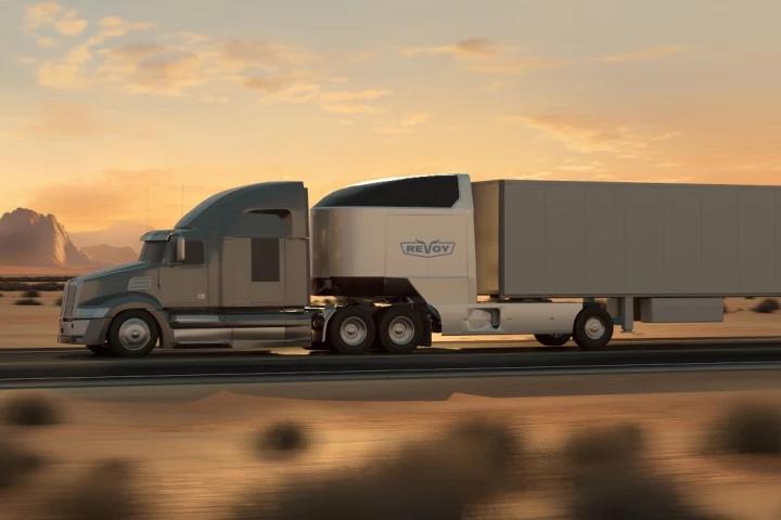 Revoy's motorized dolly attaches between the tractor and trailer to bring pure electric power into the fold