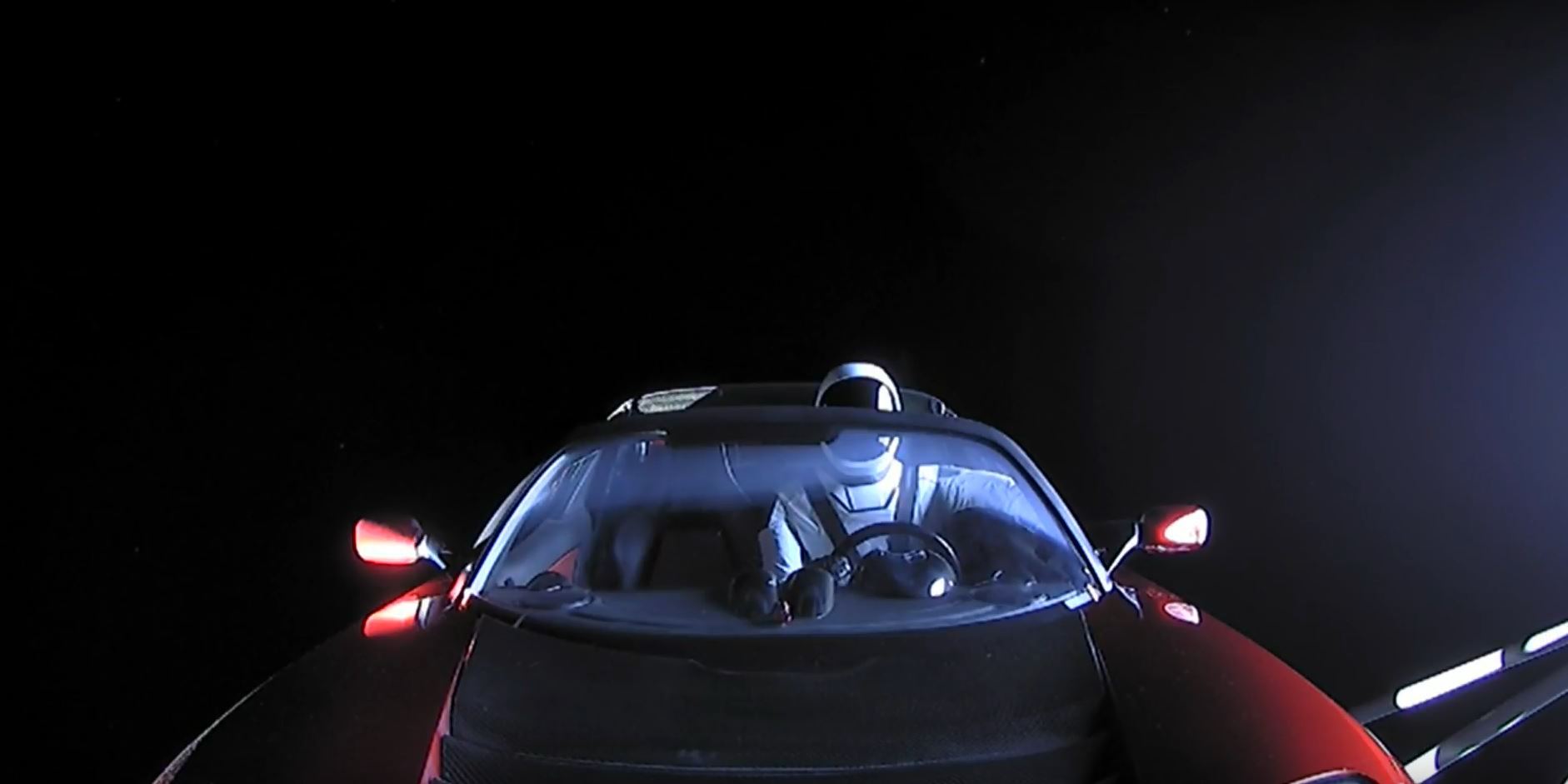 SpaceX beams live feed from its spacefaring Tesla Roadster