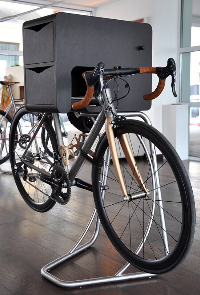 Vado Libero's innovative furniture piece compliments a cycling lifestyle, FuoriSalone (Photo: Edoardo Campanale/Gizmag.com)