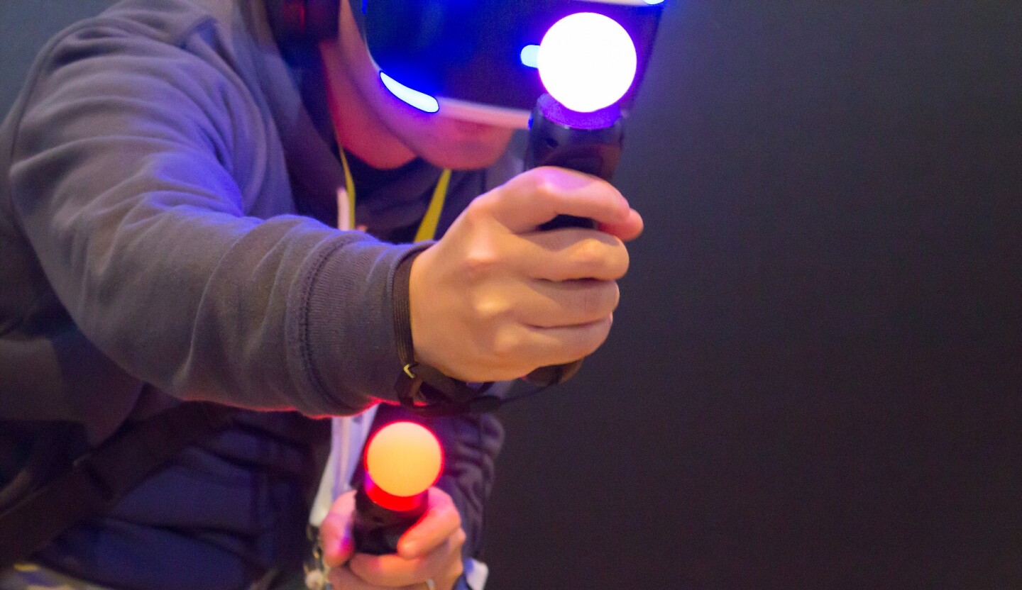 The PlayStation Move controllers are functional, but in terms of usability lagging far behind Oculus Touch and the HTC Vive controllers