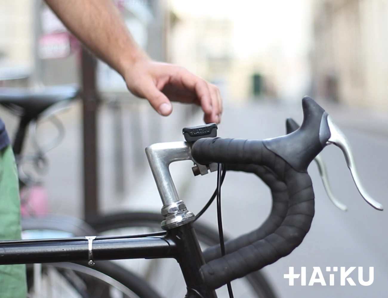 Asphalt very much posits its Haiku bike computer as a smartphone for the handlebars