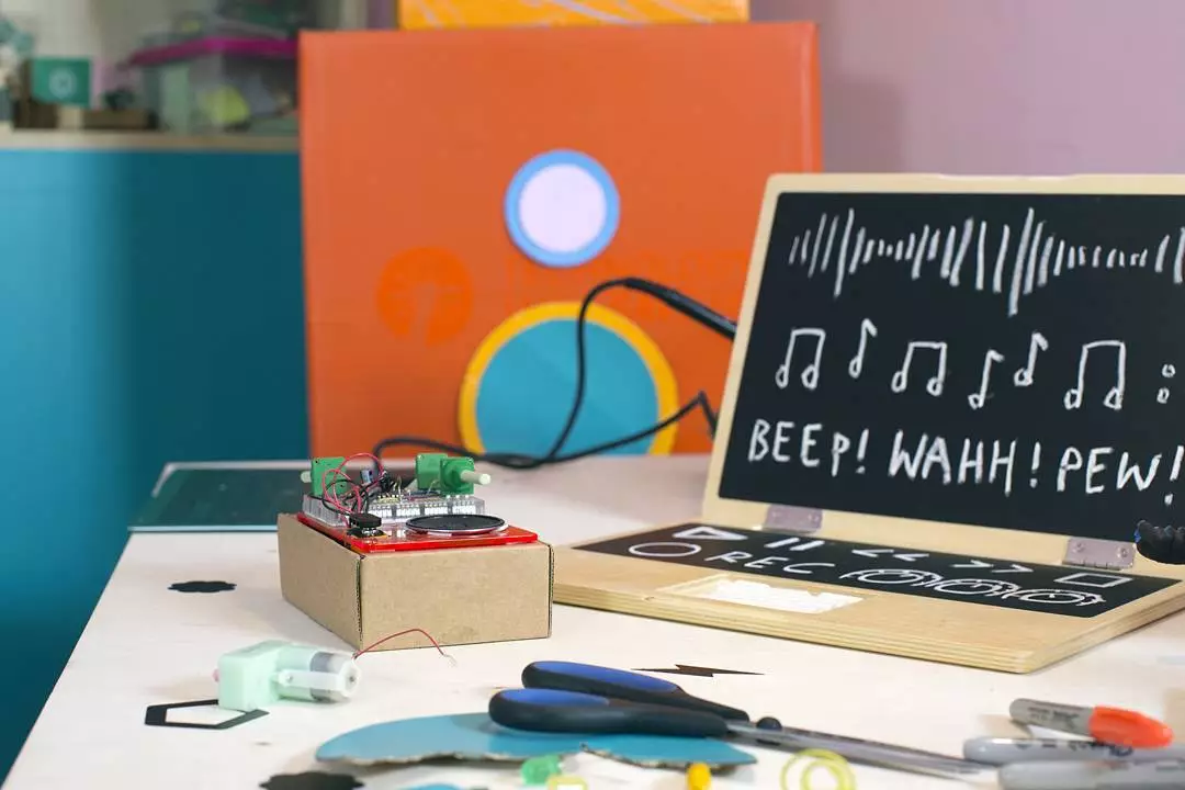 The DIY Synth Kit from Technology Will Save Us costs €40