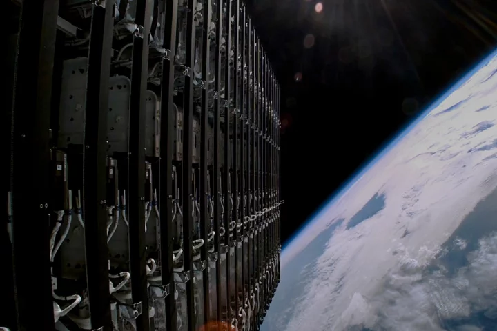 Stargaze uses SpaceX's Starlink constellation to track satellites