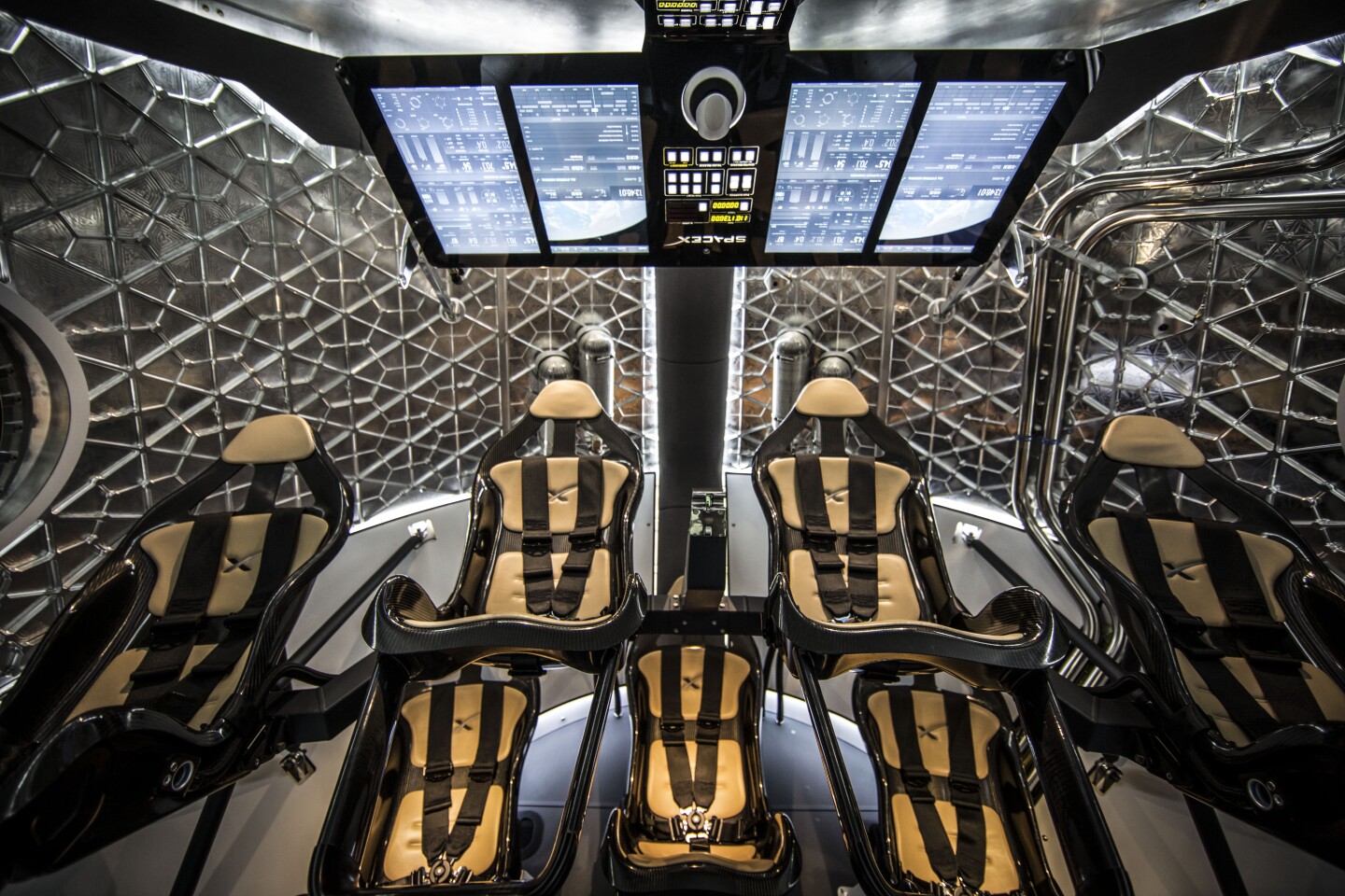 SpaceX's Dragon V2 spacecraft interior (Photo: SpaceX)