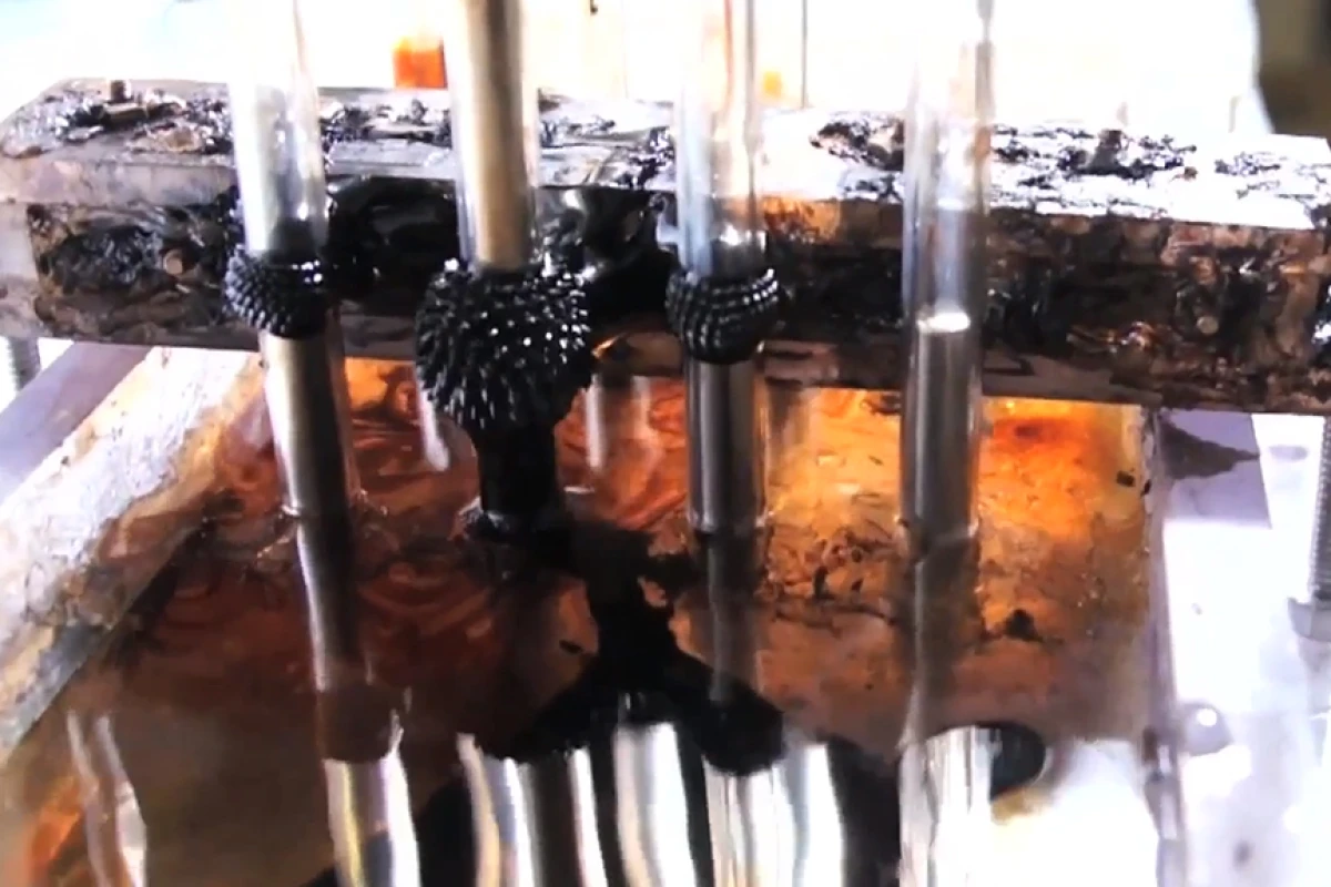 The oil and water separation technique uses permanent magnets immersed in a reservoir containing oil and water