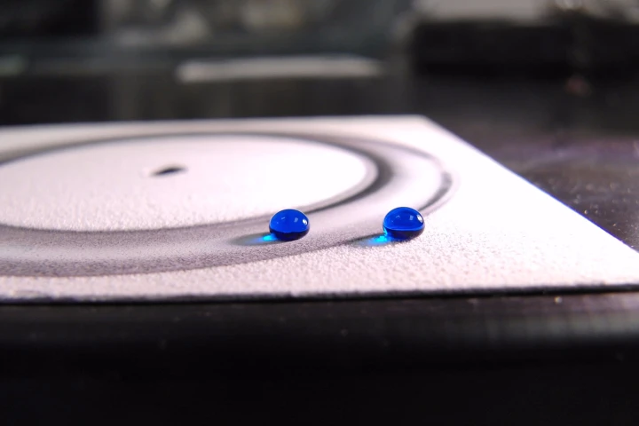 A new superhydrophobic, self-healing material is said to be hundreds of times more durable than comparable water-repellent coatings