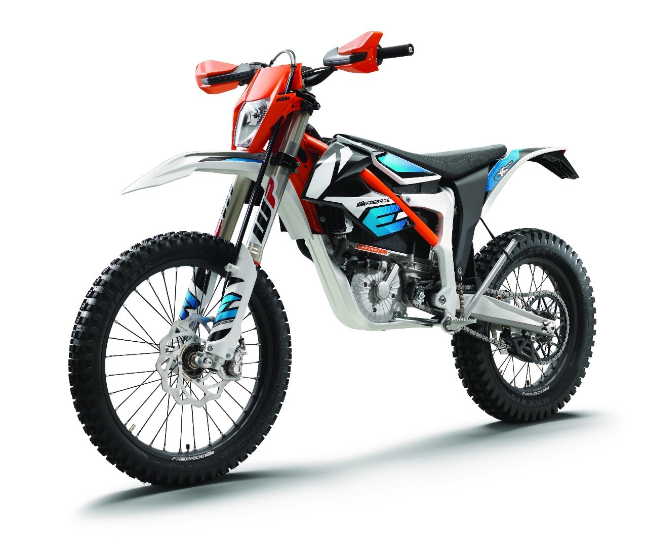 The 2018 KTM Freeride E-XC sports 50 percent more battery power