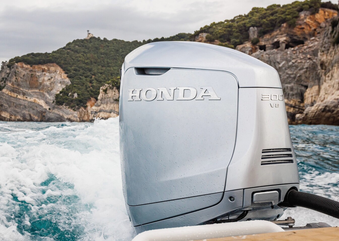 The new BF300 offers Honda's high-powered marine VTEC V8 engine tech in a smaller output