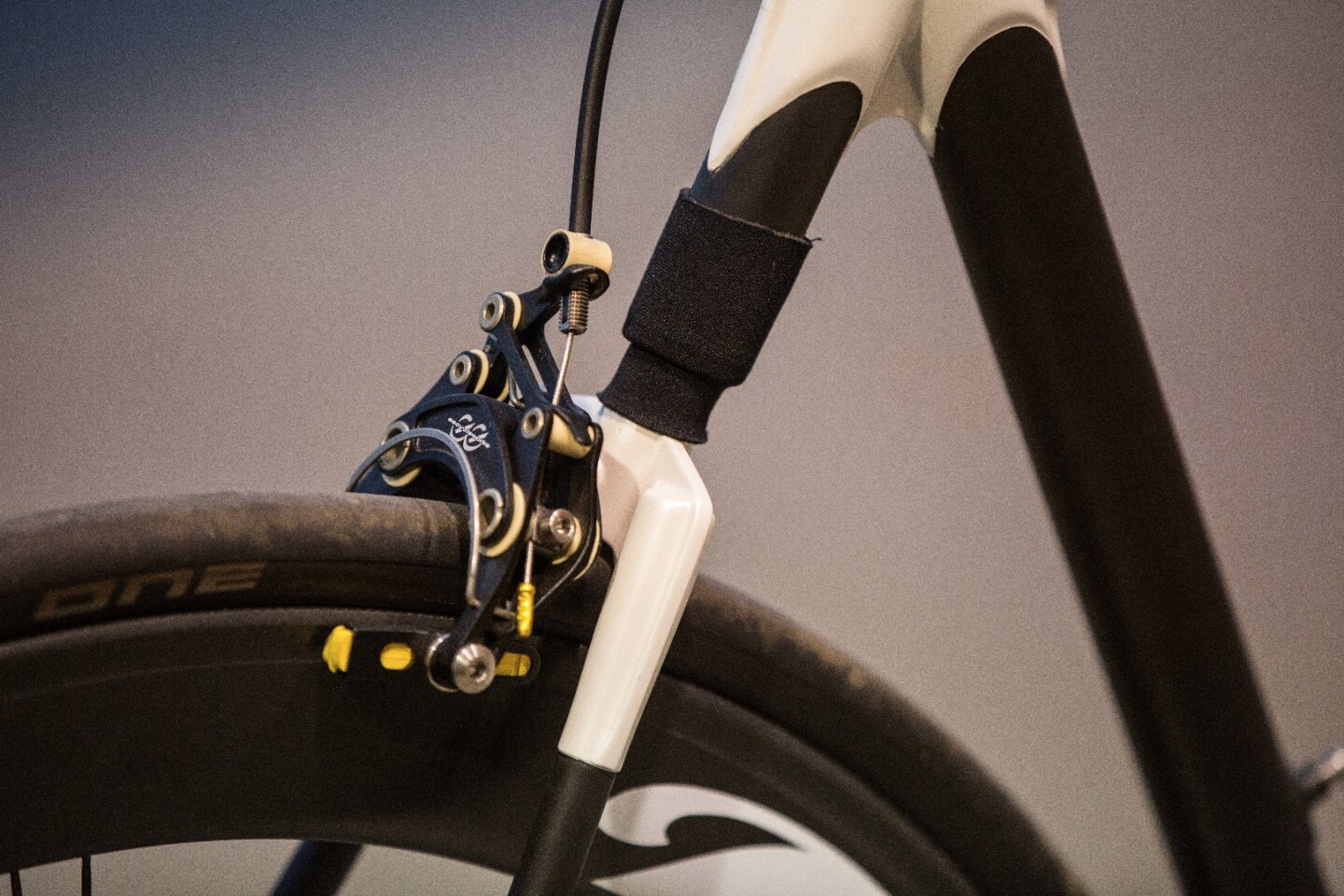 Just 12 mm of suspension travel is all that Calfee believes is necessary for a smoother, faster and more controlled racebike