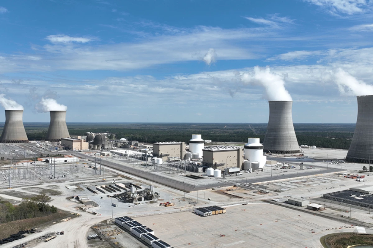 The new borehole reactor plant will have a much smaller footprint than this surface plant