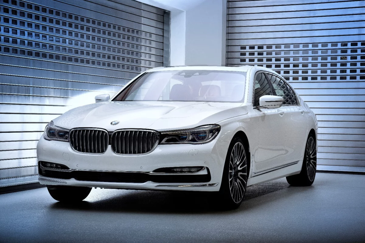 The BMW 7 Series Solitaire and Master Class Editions will be built in very limited numbers to show off the range of customization options available from Individual Manufactory