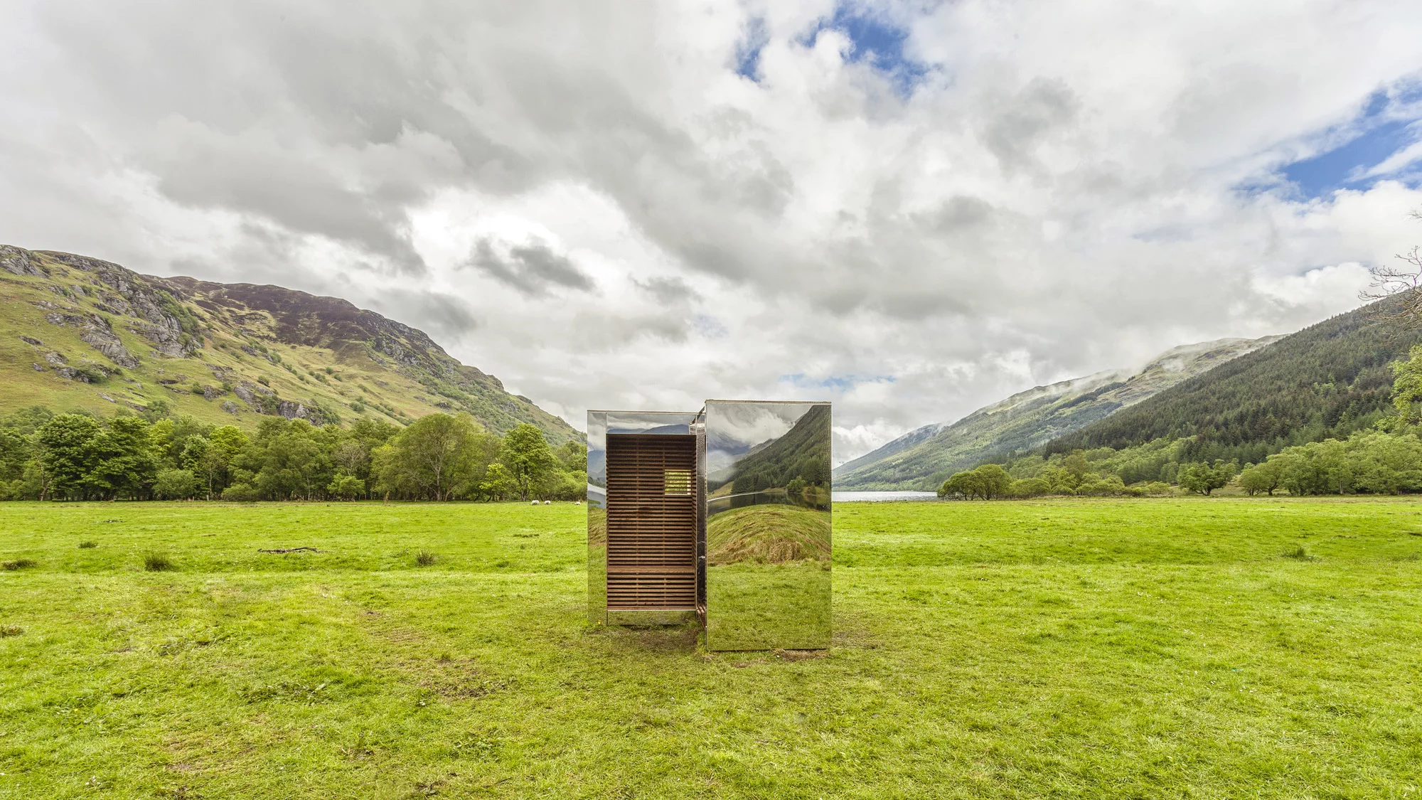 The Lookout itself is a simple 2.4 x 2.4 m (7.9 x 7.9 ft) structure (Photo: Ross Campbell)