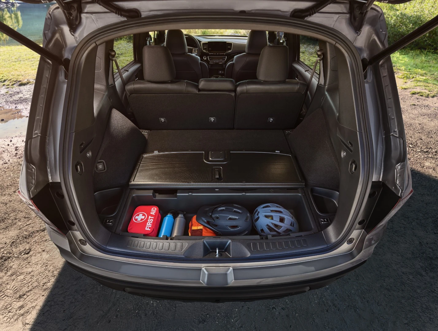 An underfloor cargo bin holds 2.5 cubic feet (71 liters) of stuff