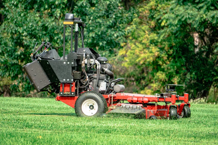 Dexter is claimed to be compatible with a wide variety of commercial-use lawnmowers