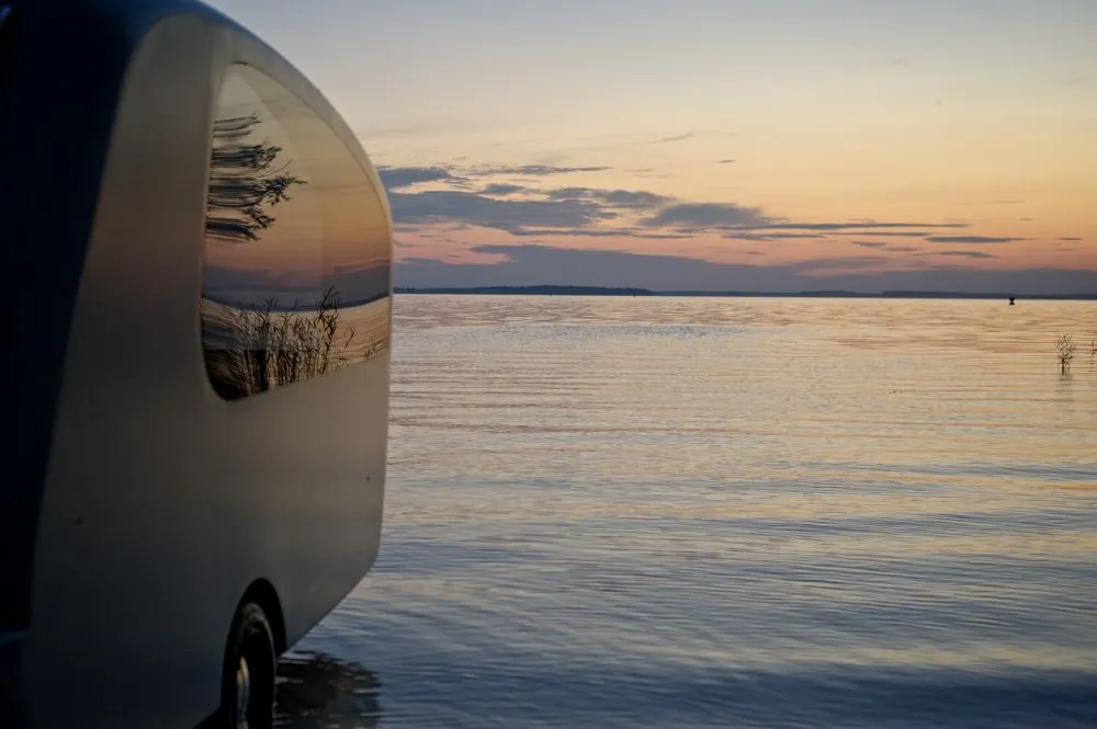 Its shell is made of fiberglass reinforced plastic, with double bottom to prevent sinking in case of a leakage