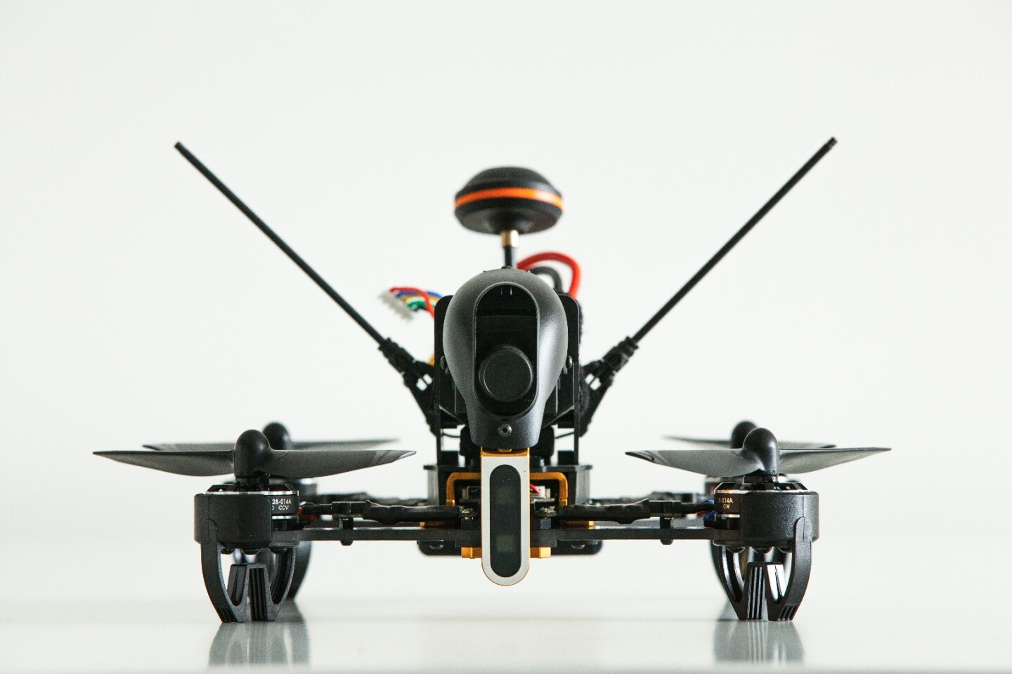 Walkera F210 3D: looks kinda badass