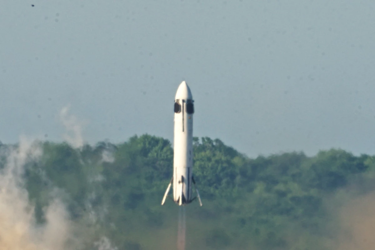 The Honda rocket touching down