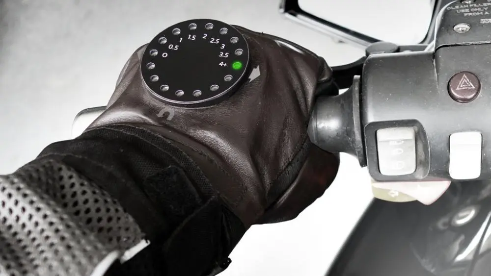 Turnpoint Smart Gloves show you where and when to turn
