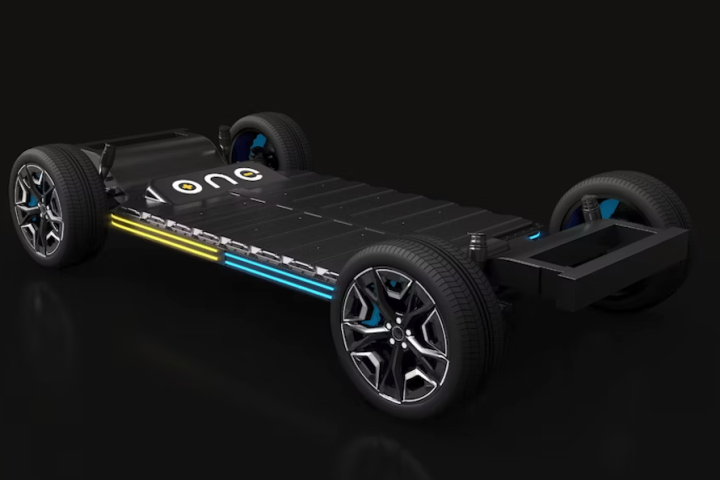 ONE splits the skateboard chassis into two different battery halves