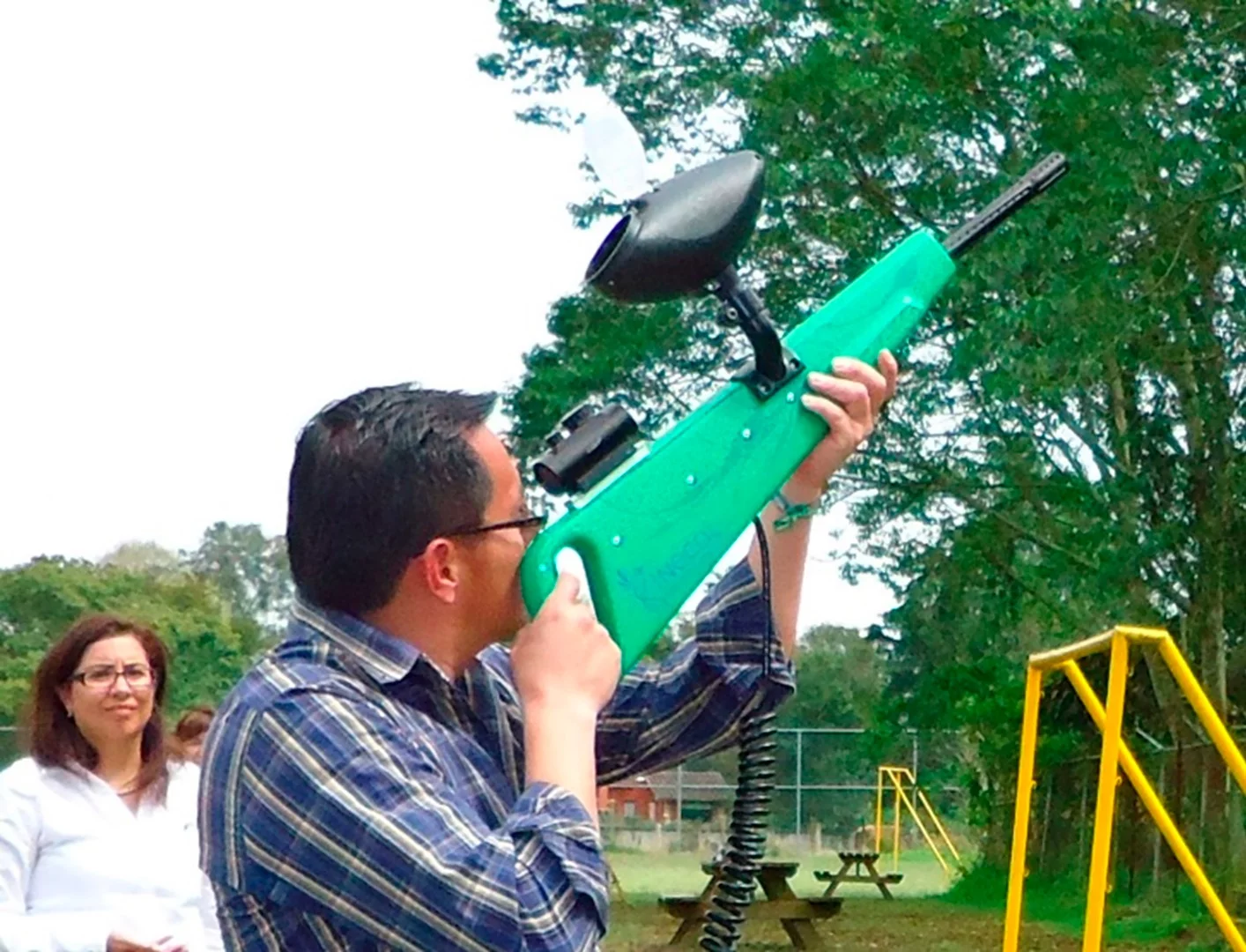 A prototype of the mistletoe-killing gun