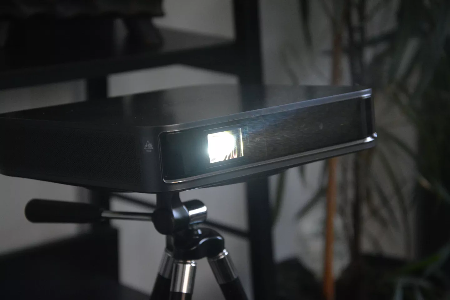 Auto keystone, autofocus, screen alignment, image realignment to avoid objects and fit-to-screen capabilities help make setup relatively painless