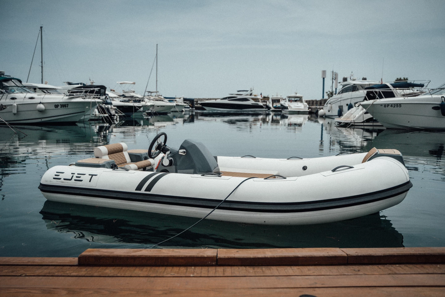 The electric 4X tender has a draft of 0.35 m when fully loaded