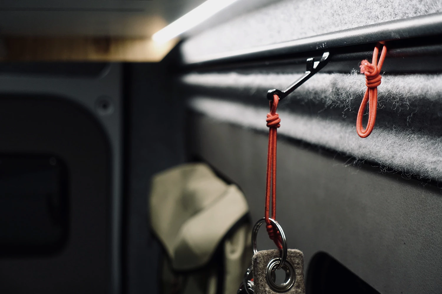 The Keder rail offers a versatile way of hanging things up