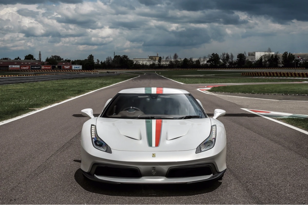 The 458 MM Speciale has a white finish with Italian flag livery