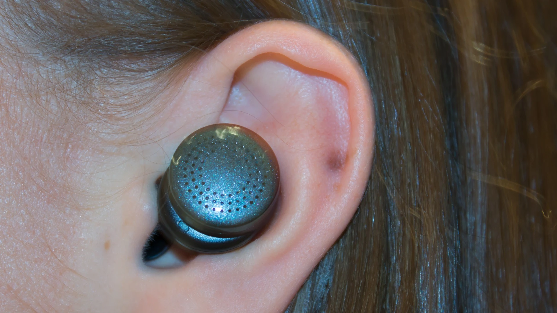Here earbuds process incoming audio, based on your chosen settings in a paired app, to deliver a personalized sound experience to your ears
