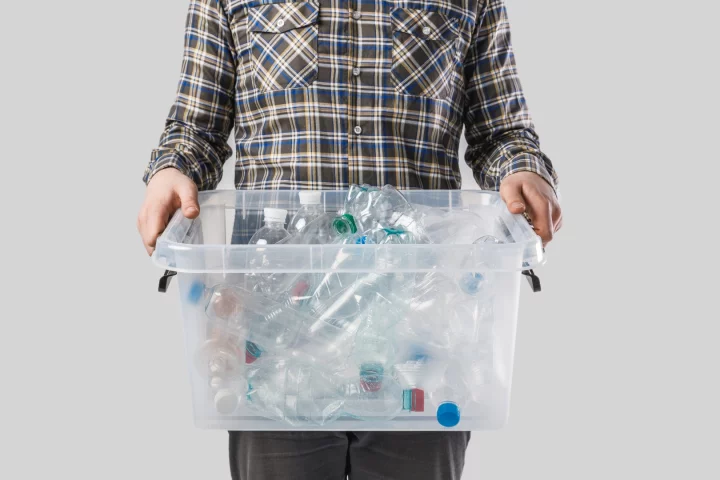 Canada has announced plans to ban some single-use plastic items as early as 2021