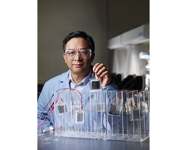 Researchers claim to have produced a new electrolyte for lithium batteries that completely eliminates dendrites which cause short-circuits and fires