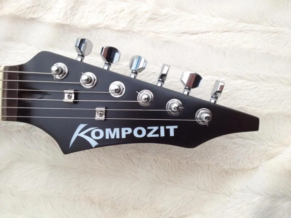 The head sports Gotoh Vintage tuners