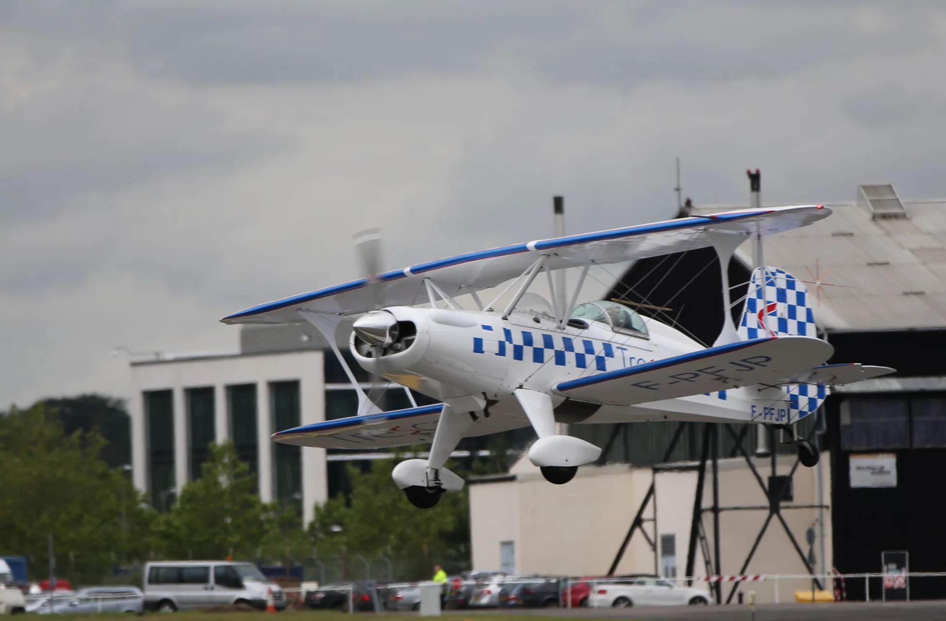 A Stolp Starduster Too SA300 completes its display flight (Photo: Gizmag)