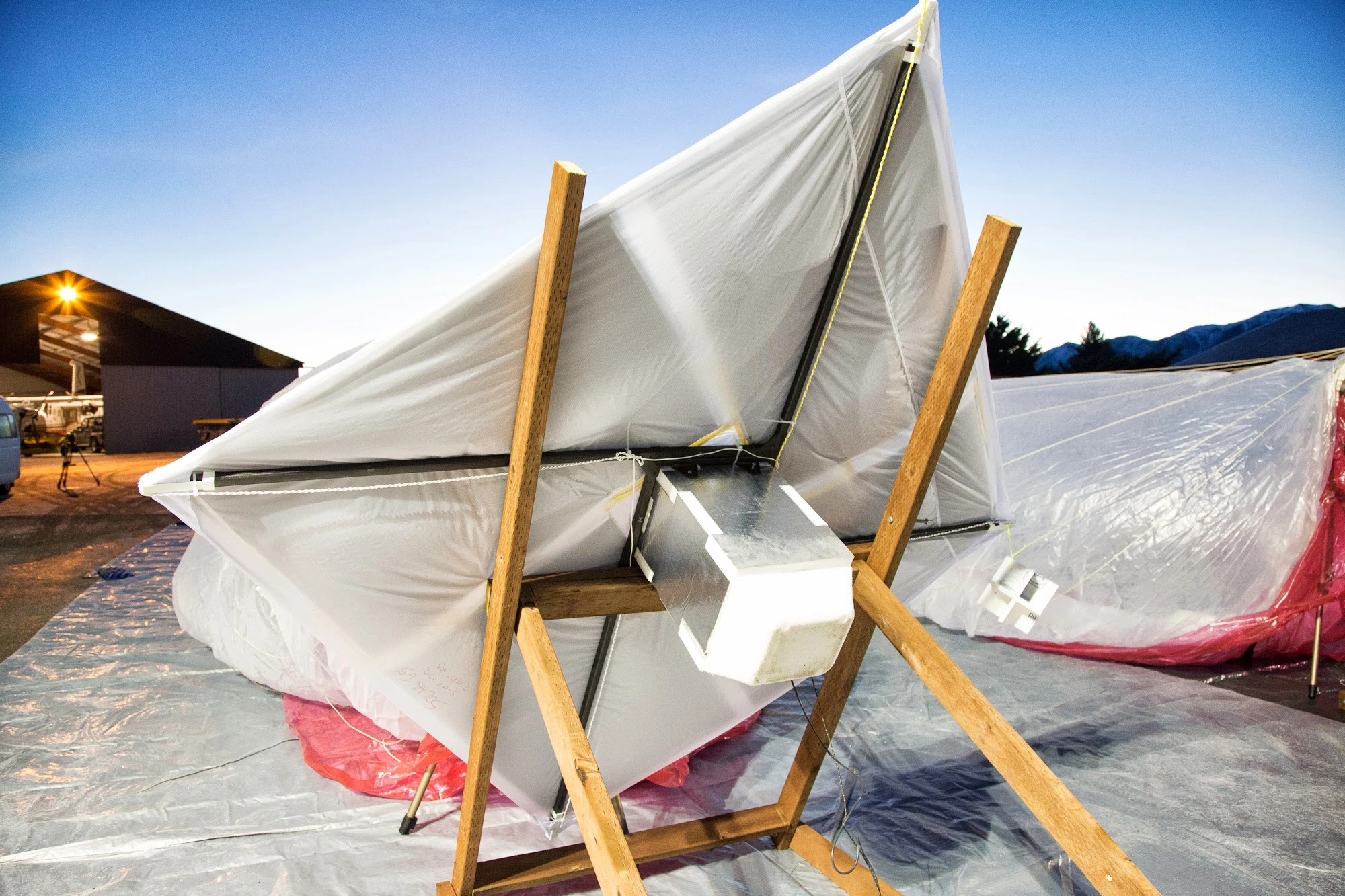 An array of solar panels provides 100 watts of power to the electronic components and can charge an on-board battery within four hours for use at night