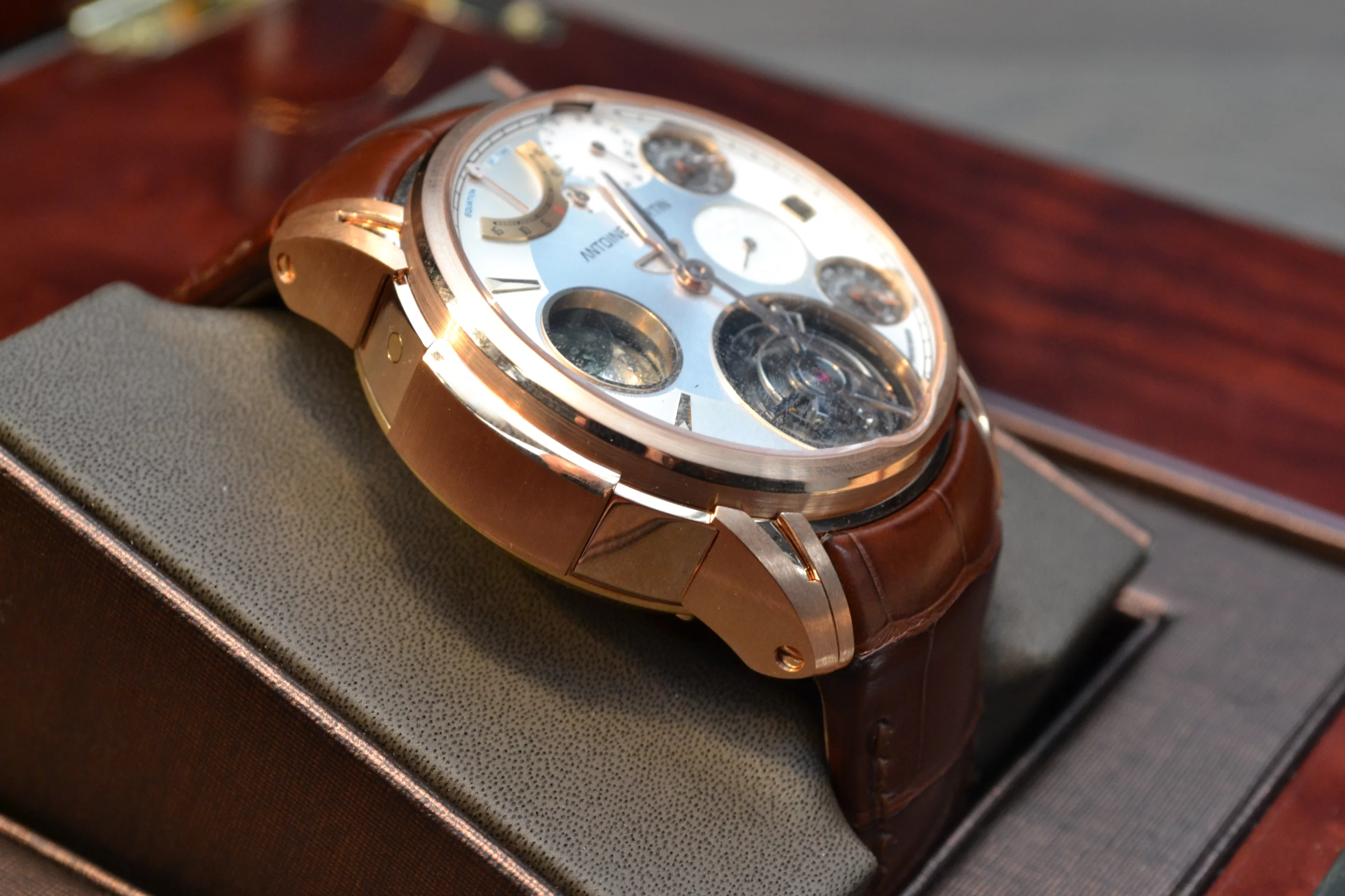 The Tourbillon Astronomique has a rose-gold case