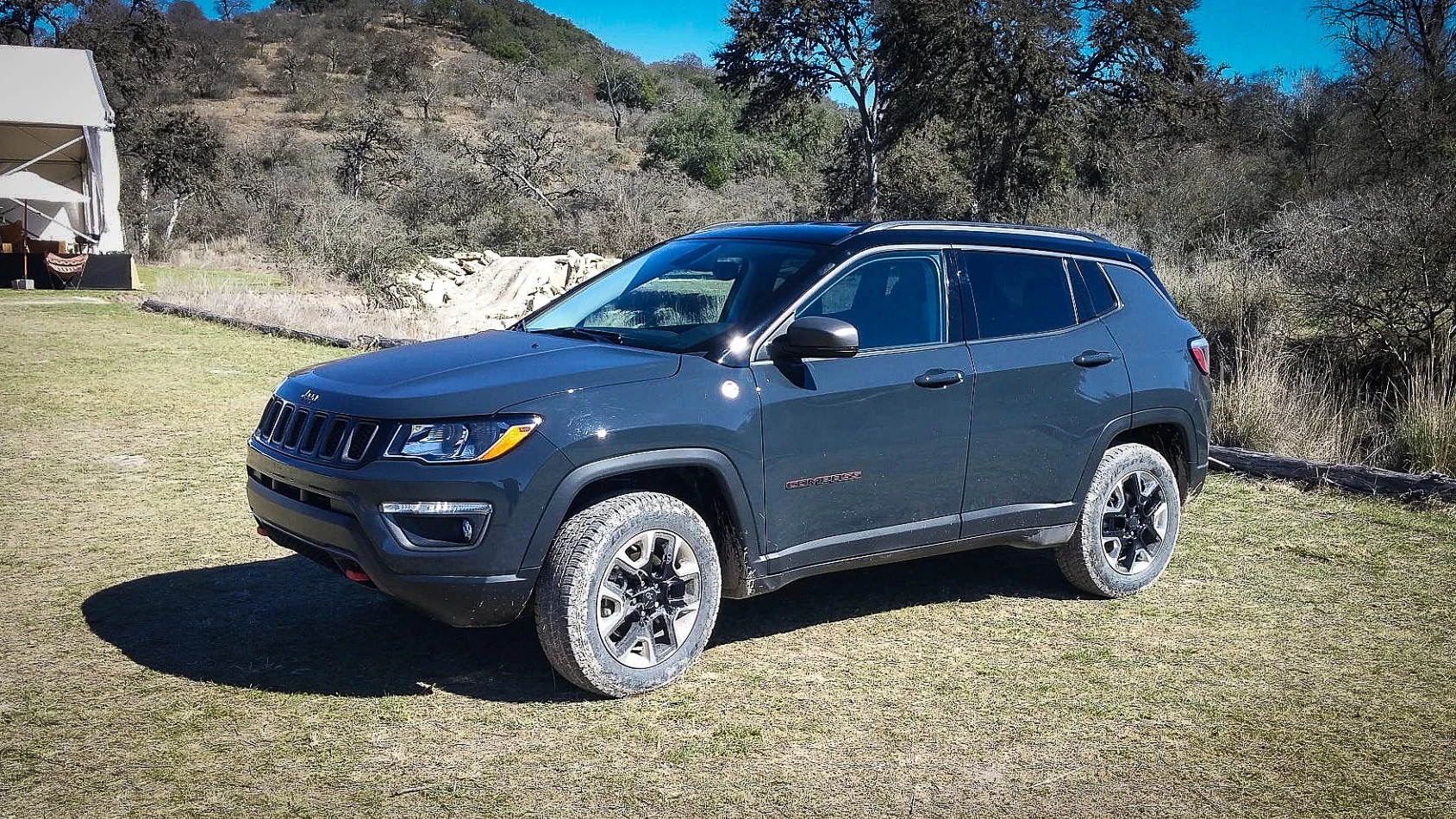 A five-seat compact crossover, the 2017 Compass replaces the outgoing previous-generation Compass as well as the now-defunct Patriot models