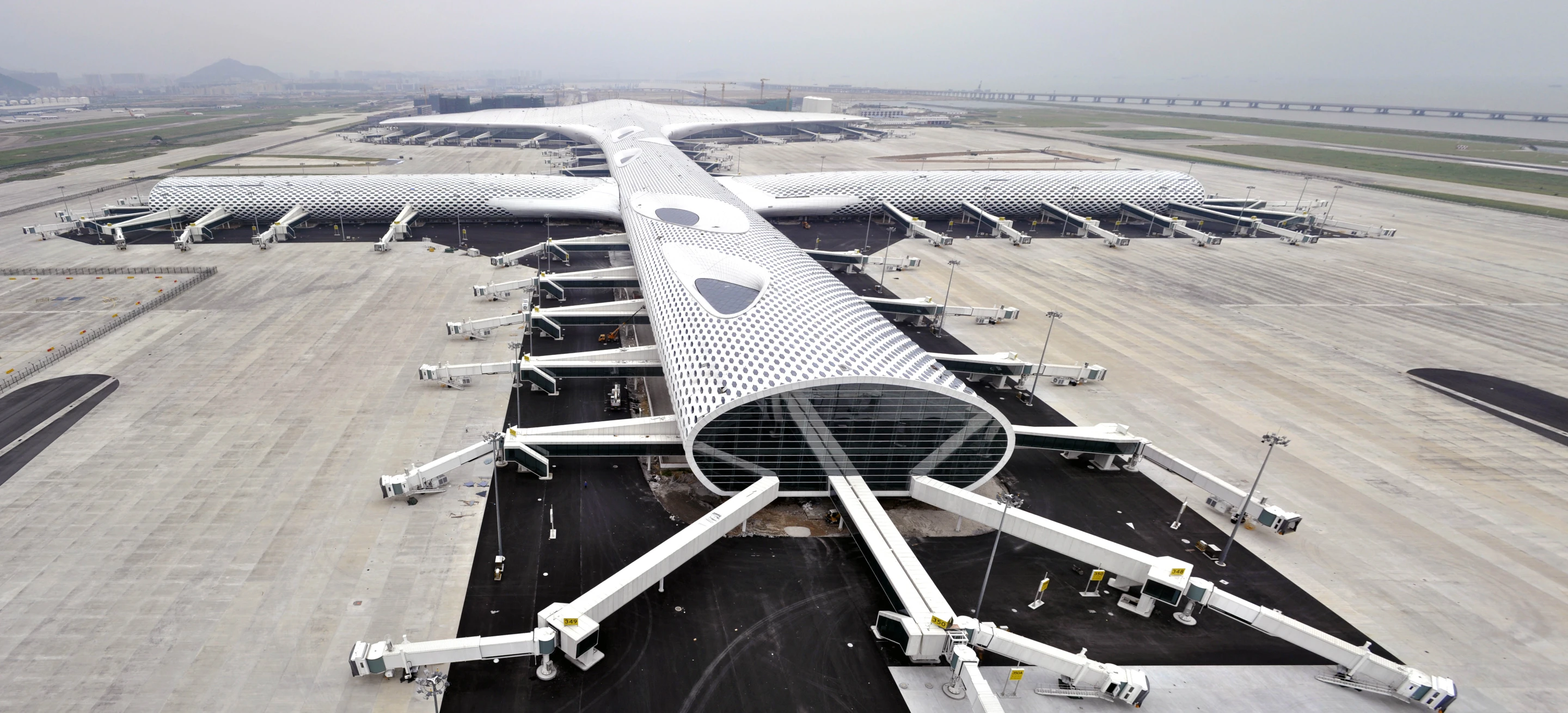 Shenzhen Bao'an International Airport Terminal 3, designed by Studio Fuksas (Photo: Studio Fuksas)