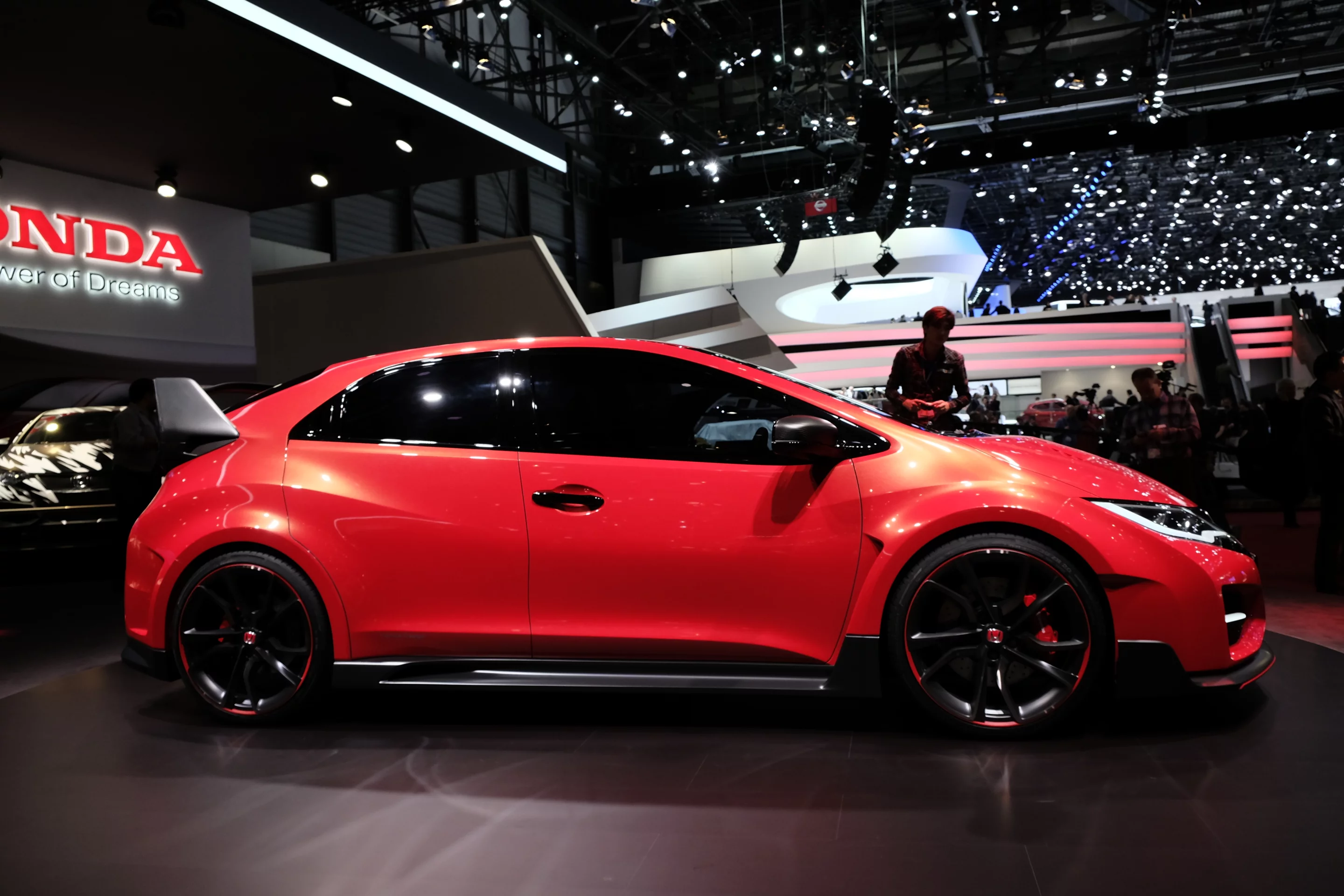 The most obvious contender for SEAT's new lap record is Honda. In September 2012, Honda CEO Takanobu Ito announced the second coming of the Civic Type-R which was subsequently unveiled in Geneva last week - the same day the SEAT Cupra's new 'ring record was announced.