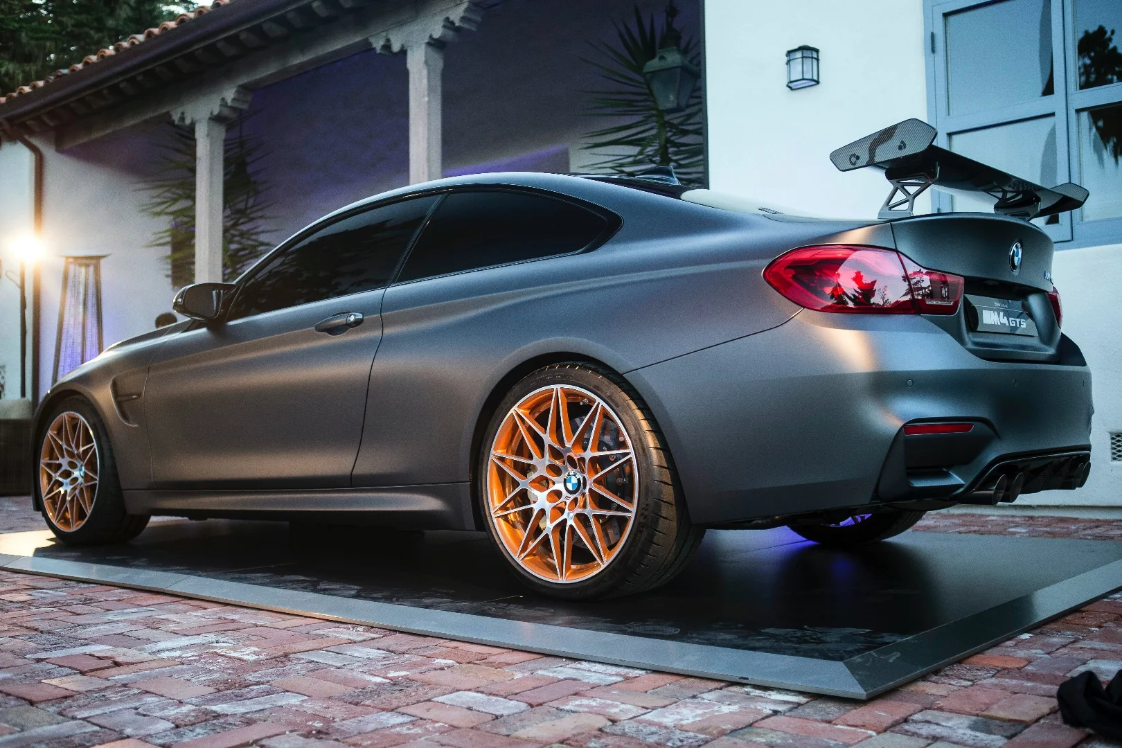 The Concept M4 GTS features a bold carbon fiber wing