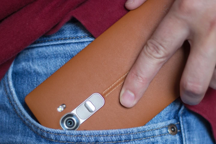Gizmag reviews the leather-clad version of LG's 2015 flagship, the G4