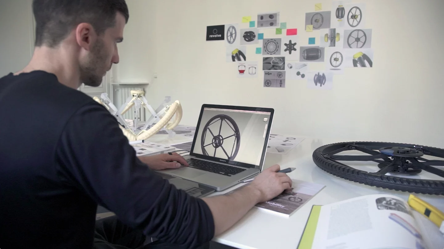 Andrea Mocellin completed his Masters Degree in Vehicle Design at the Royal College of Art in London in 2009. Since then he has worked at Granstudio, Alfa Romeo & Maserati, Pininfarina, Audi AG, GM Forum, Cleto Munari and as an interior designer in London.