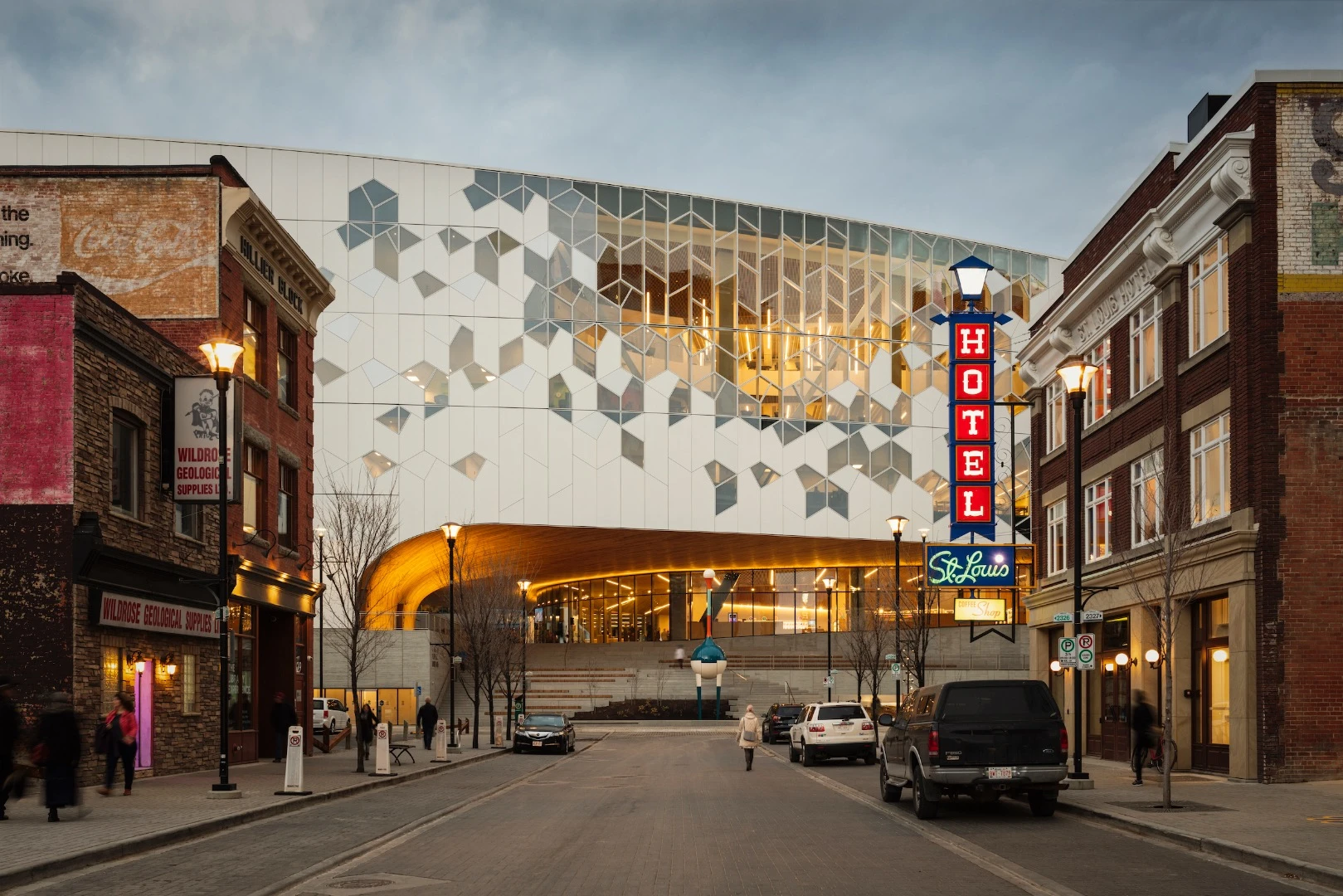 Calgary Central Library in built on a very challenging plot that incorporates an existing light rail line