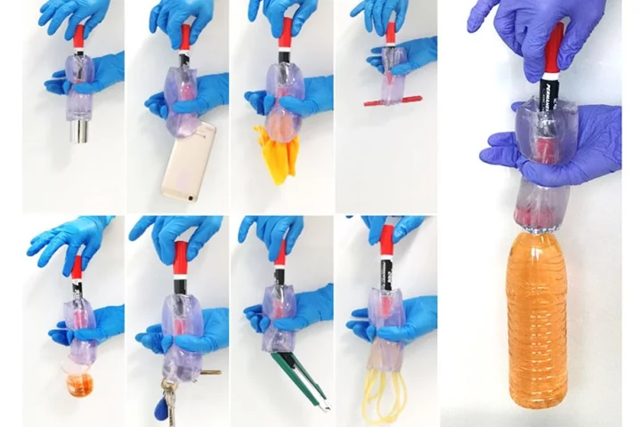 The present rough prototype of the bionic torus, in which a marker pen is used as the rod that pulls up the inner ring, and the user's fingers serve as the outer ring that holds the device in place