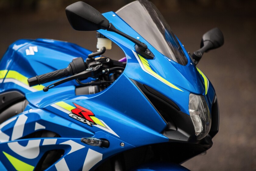 2017 Suzuki GSX-R1000: slim, compact and absolutely nutty