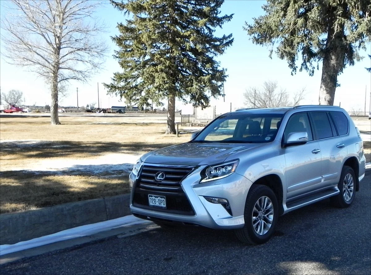 The dominating Lexus front grille is the hallmark of the brand and is showcased thickly in the GX 460's fascia design