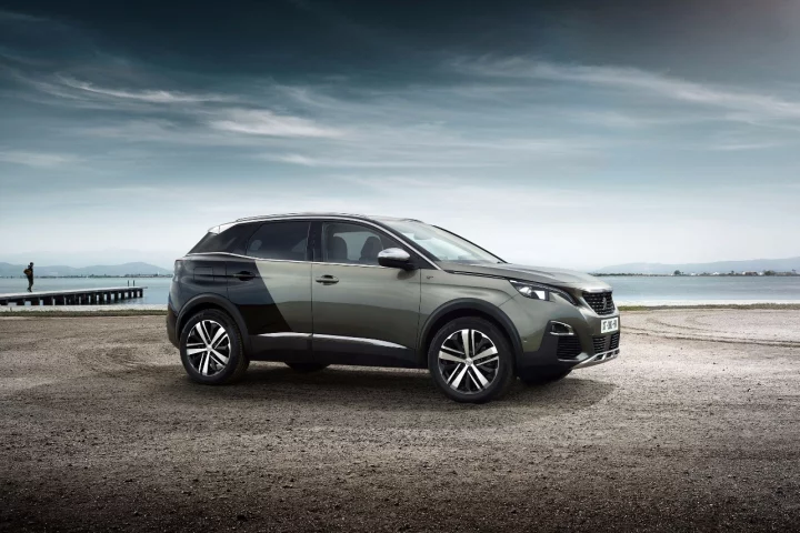 The 3008 GT can be bought with a Coupe Franche paintjob