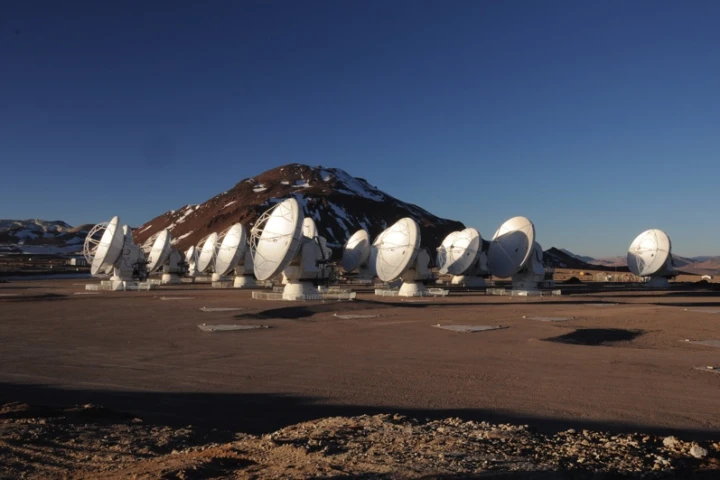 Still under construction, ALMA is the most powerful telescope of its kind in the world (Photo: W. Garnier, ALMA (ESO/NAOJ/NRAO)